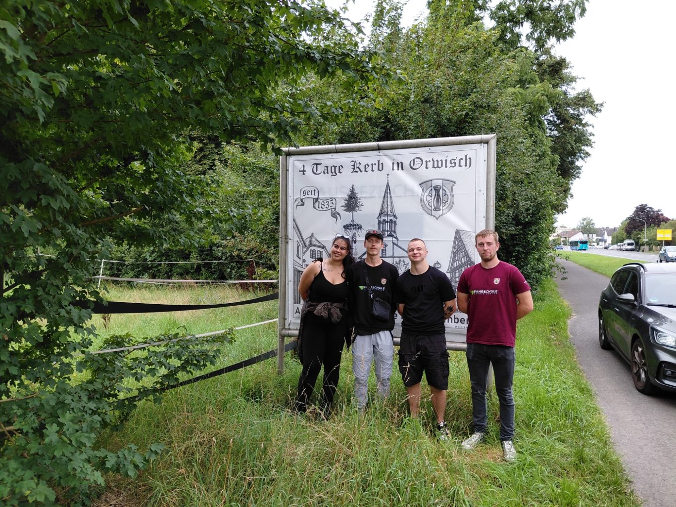 Kerbplakate an den Ortseingängen 